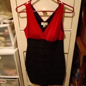 Elegant Red and Black Sleeveless Dress